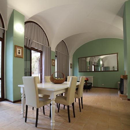 Aparthotel Ht Castello Di Campolongo Valfabbrica Exterior foto