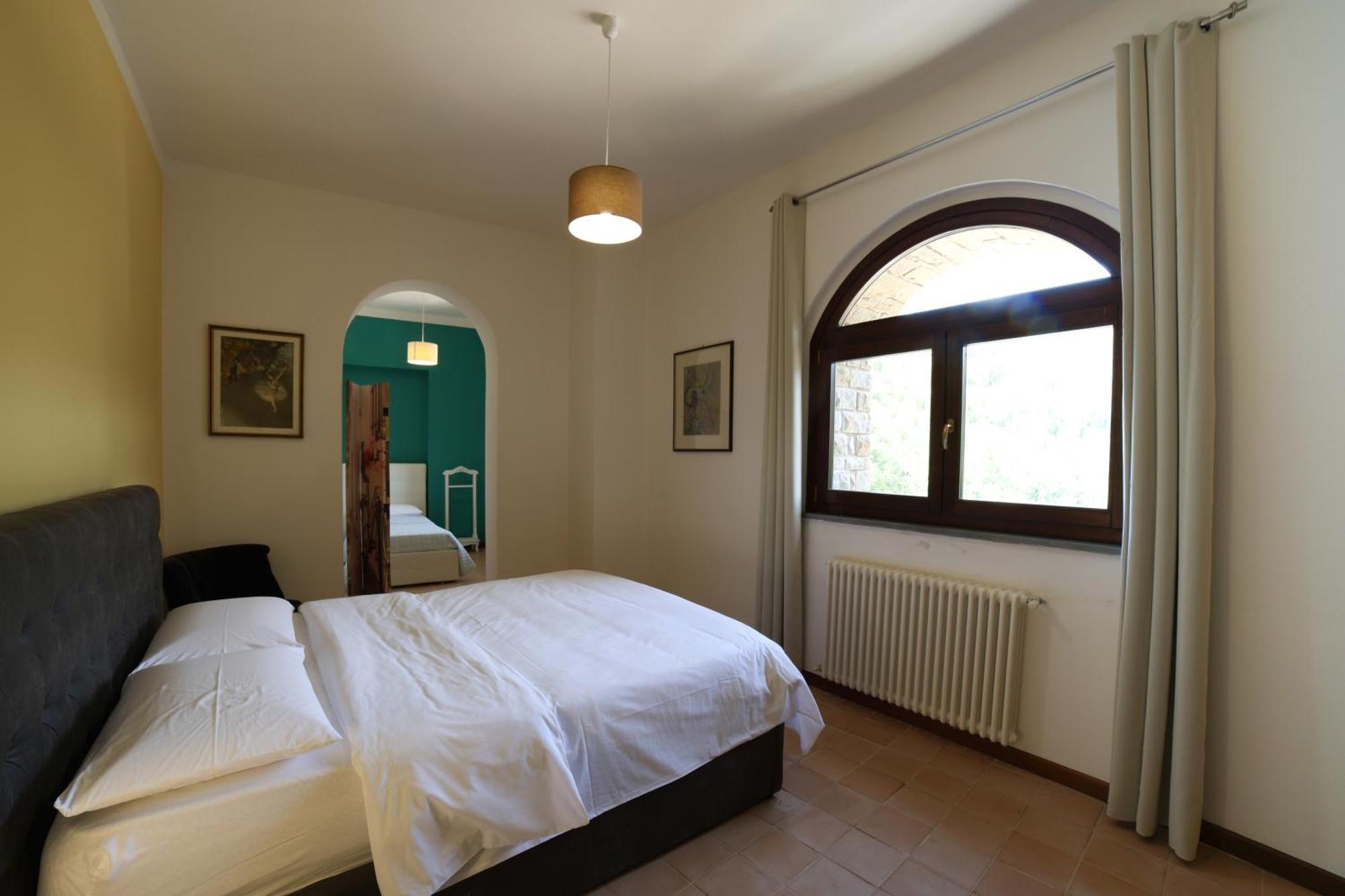 Aparthotel Ht Castello Di Campolongo Valfabbrica Exterior foto