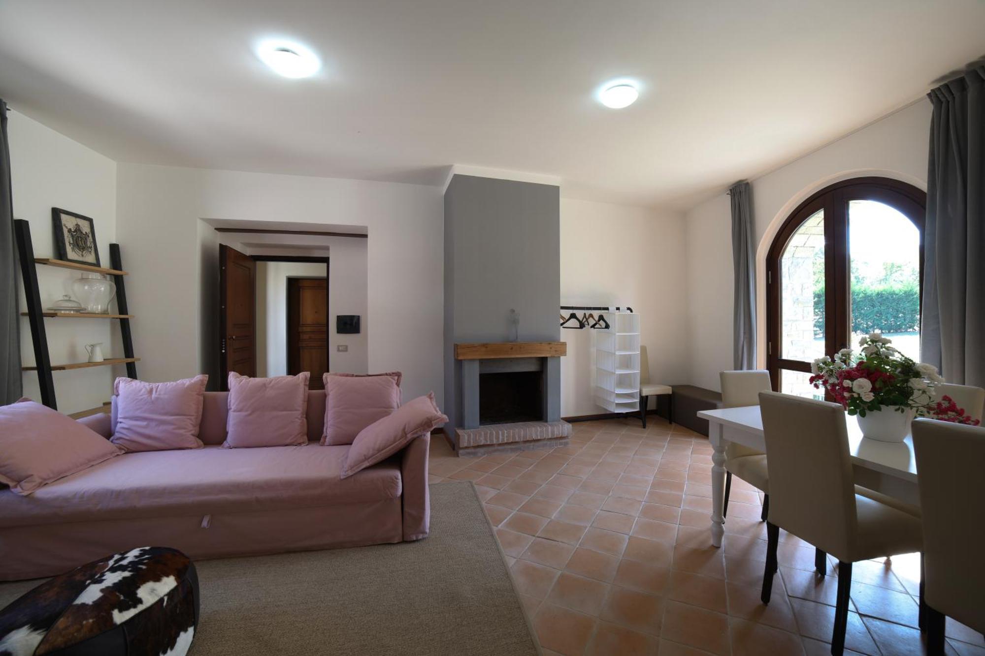 Aparthotel Ht Castello Di Campolongo Valfabbrica Exterior foto