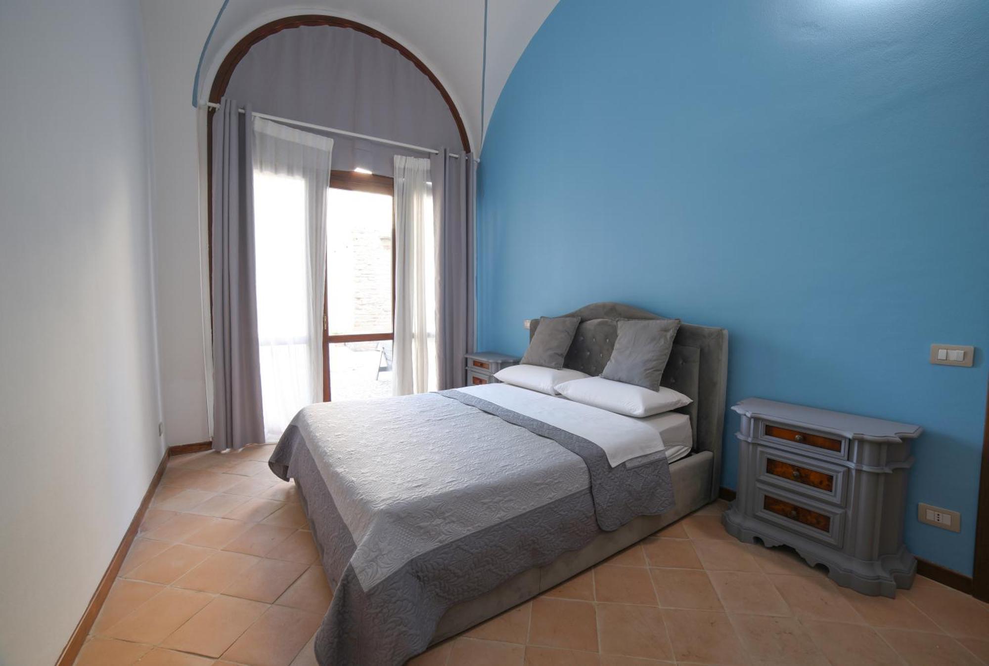 Aparthotel Ht Castello Di Campolongo Valfabbrica Exterior foto